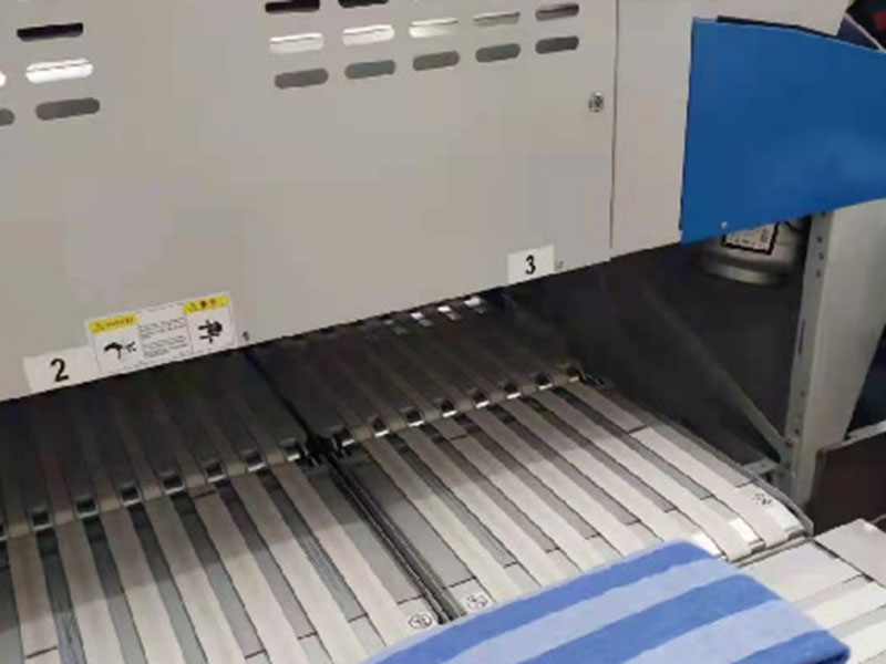 天山巾类折叠机-01